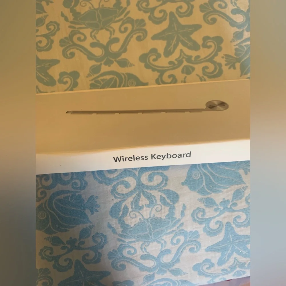 Apple Wireless Keyboard for IPad
